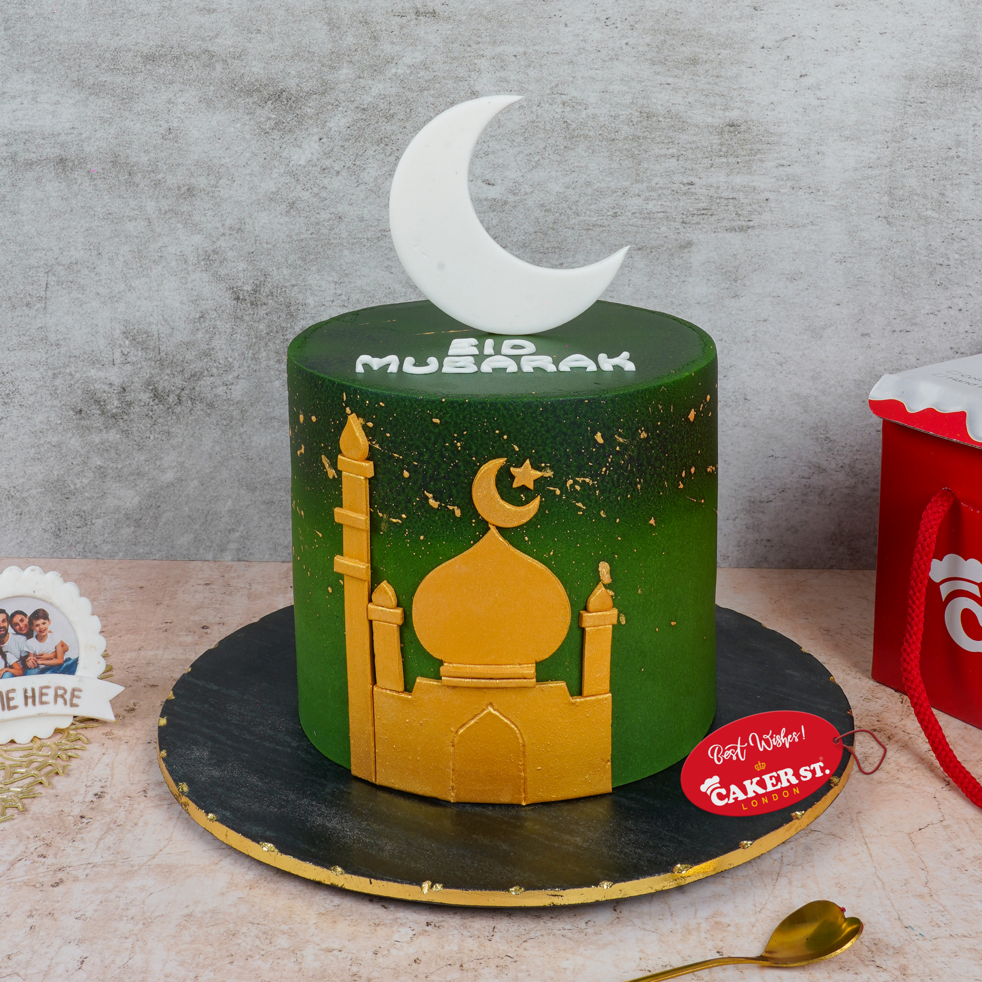 Eid Mubarak Treat Cake