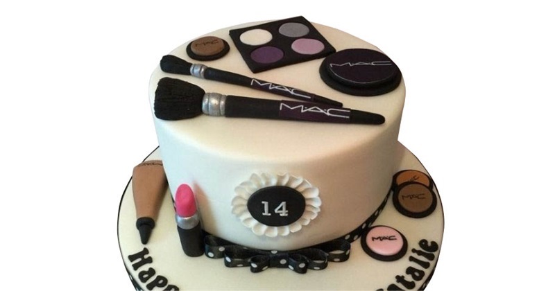 My big girls' 14th birthday... - Shereen's Cakes & Bakes | Facebook