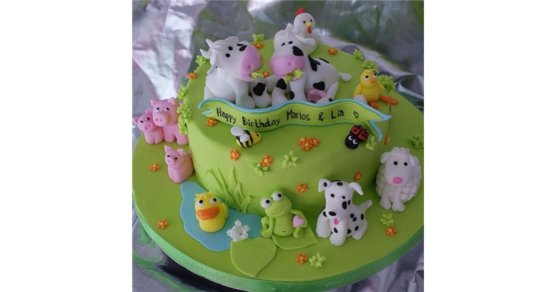 animal farm cake