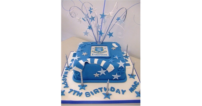 🎂Richarlison celebrating his birthday with an Everton cake : r/Everton