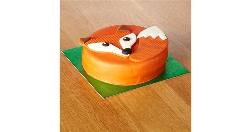 Keeping it Real: A fox cake for fall