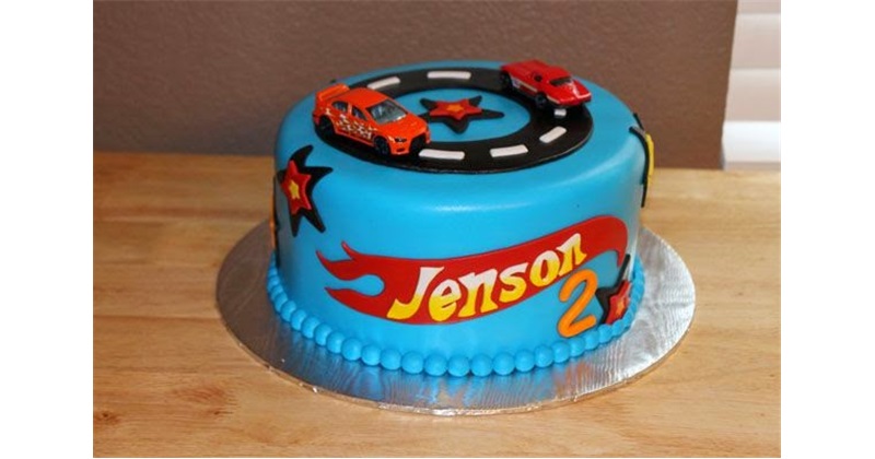 Hot wheels cake