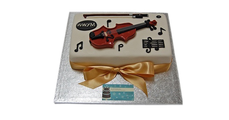 Violin, pink roses, piano, vintage gold 30th birthday cake. By CORALICIOUS  CAKES. | Music cakes, Piano cakes, Violin cake