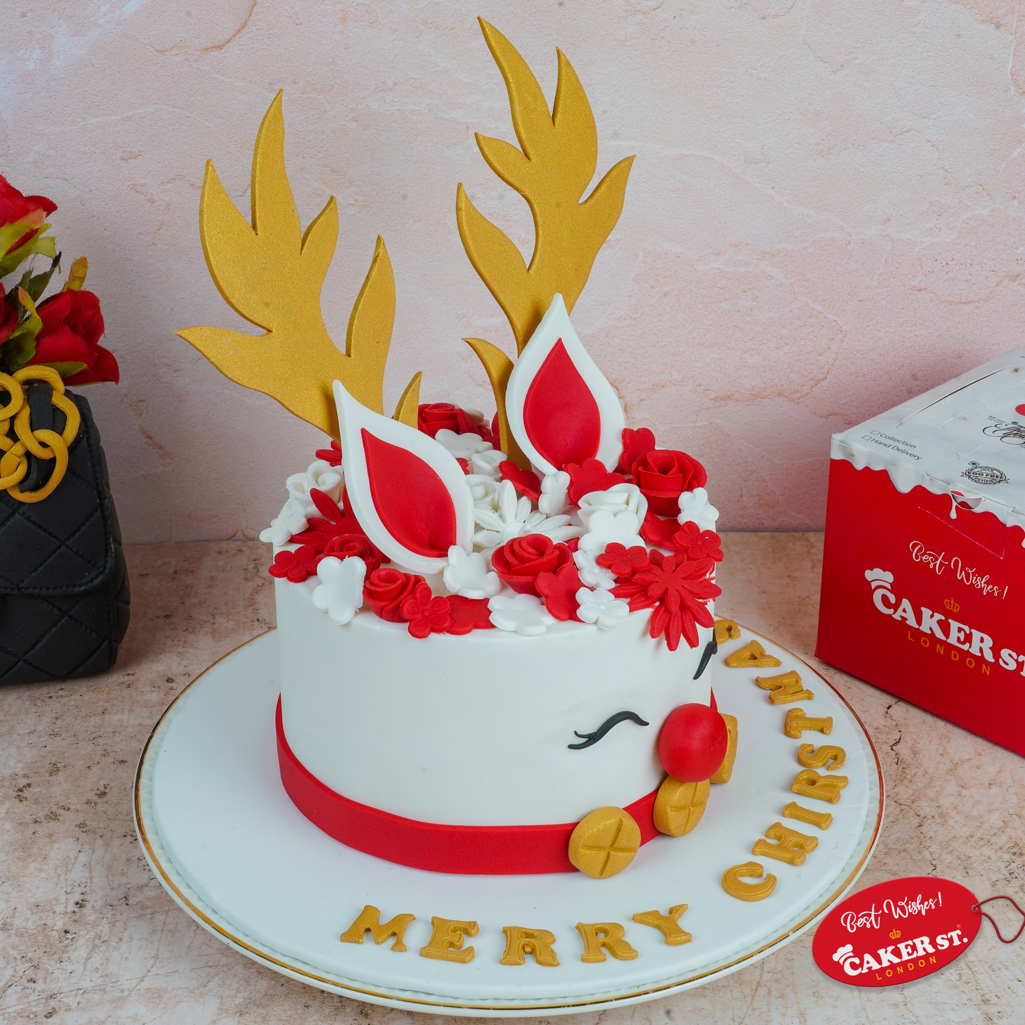 Santa’s Snowy Delight Cake